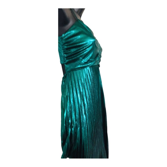 Beautiful emerald green lurex look open lace up back pleated maxi dress size S - Picture 15 of 17
